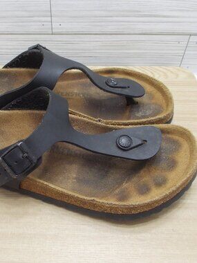 Birkenstock Gizeh Size 39 US 8 Women's Leather Sandals